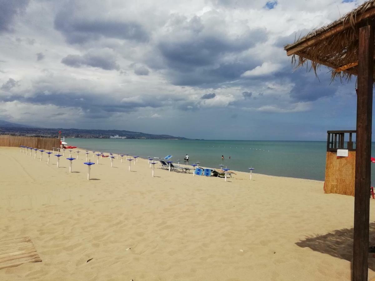 Sky Blue Dreams Holiday Home Катания Экстерьер фото